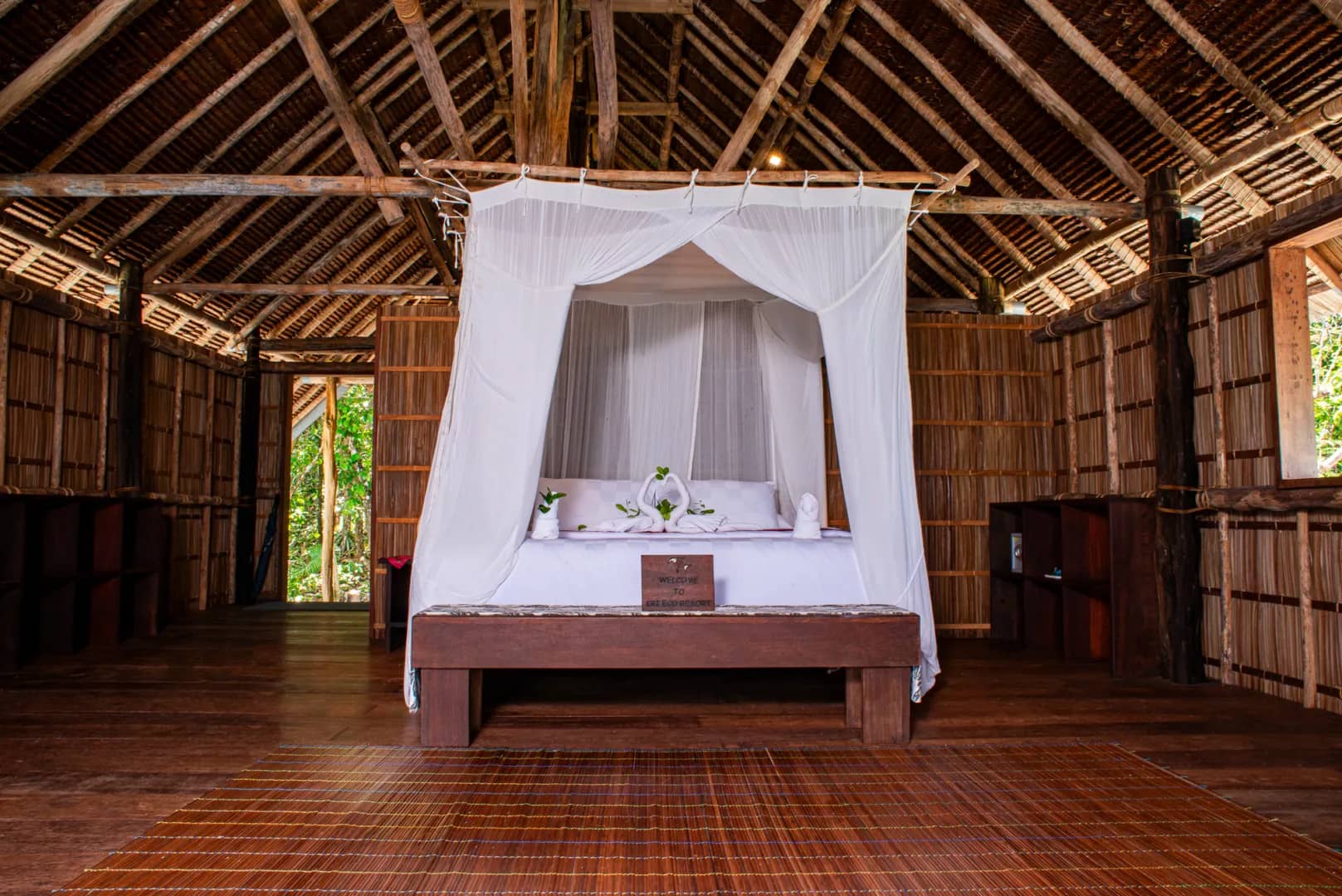 Deluxe Water Cottage - image