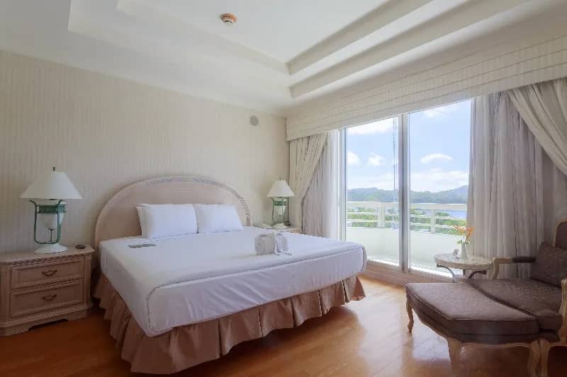 Executive Suite - image