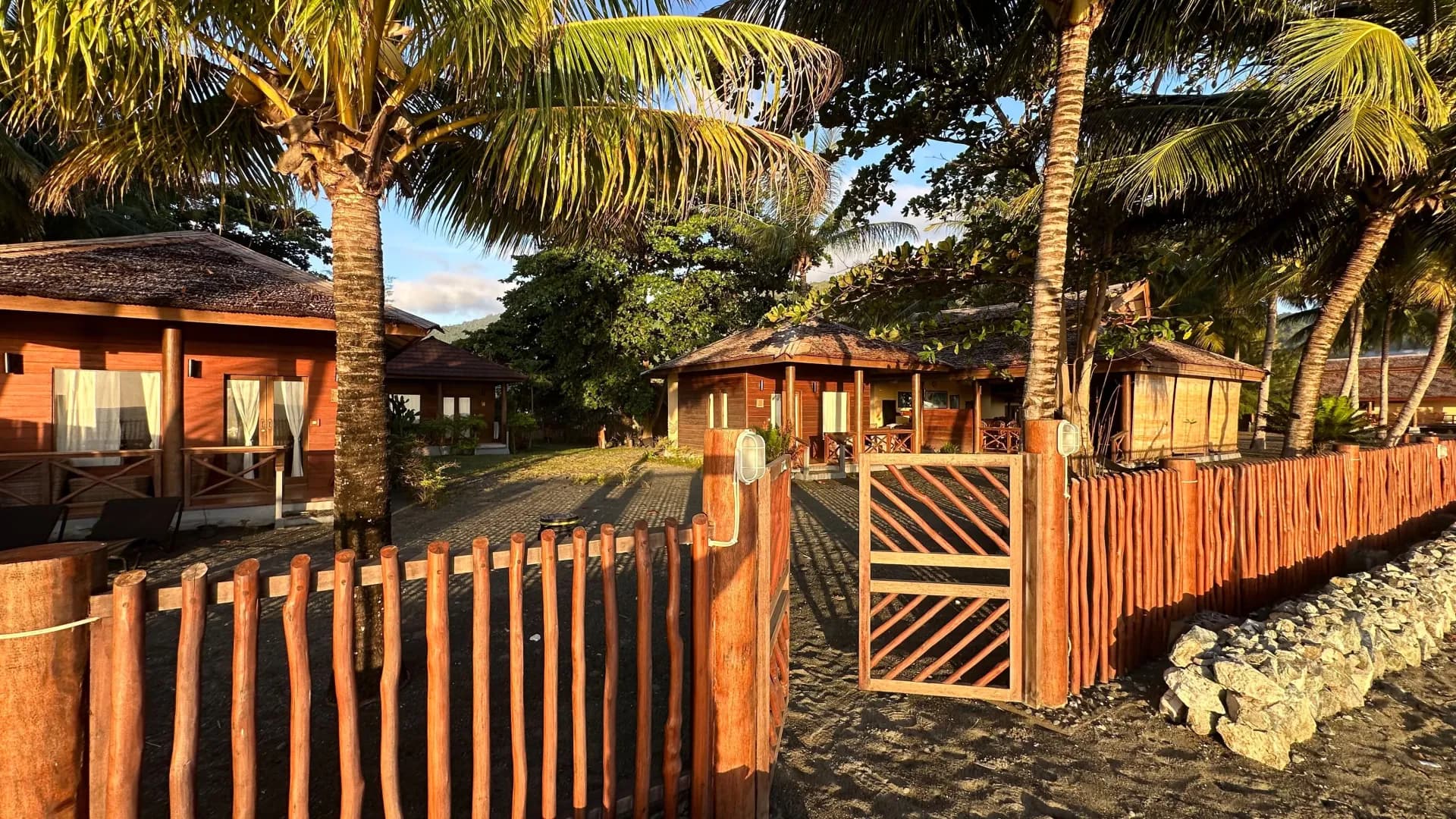 Tompotika Dive Lodge