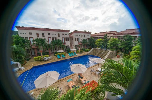 Las Sirenas by Mayan Princess Roatan