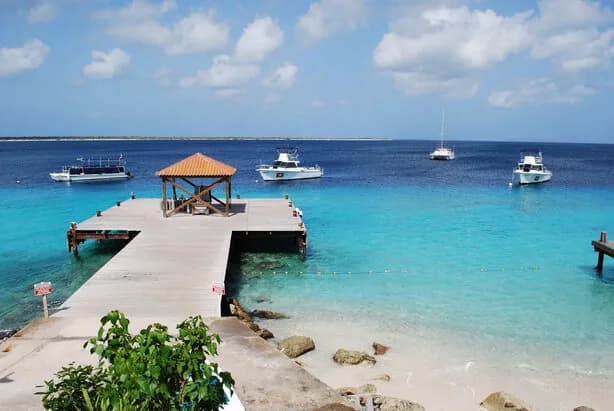 The jetty at Captain Don's Habitat dive resort in Bonaire