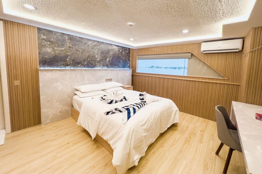 Superior Double Main Deck - image