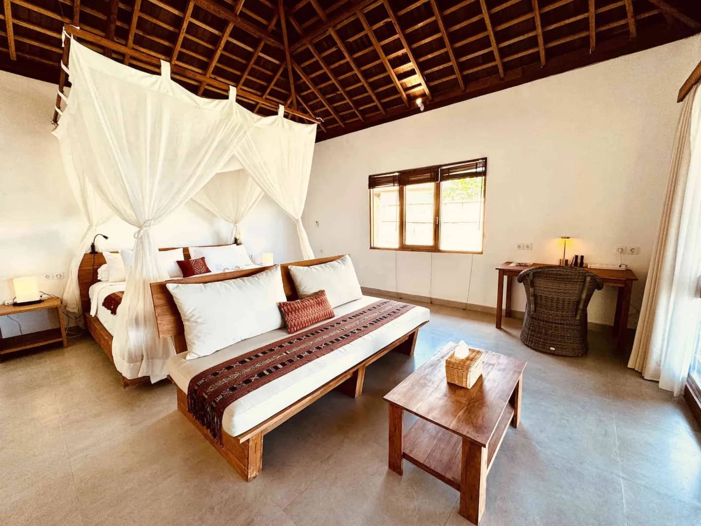 Oceanfront Deluxe Bungalow - image Oceanfront Deluxe Bungalow - image