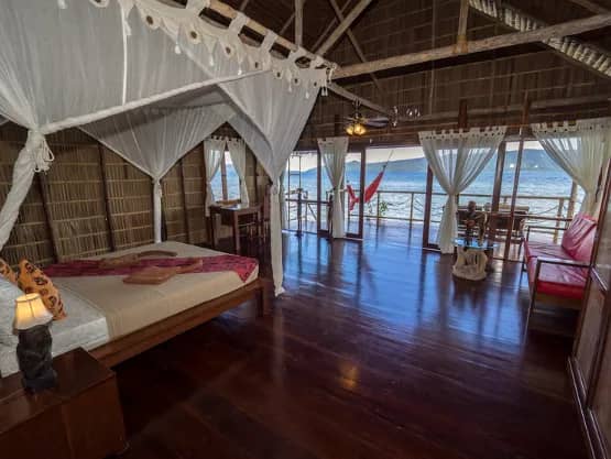 Superior Water Bungalow - image Superior Water Bungalow - image