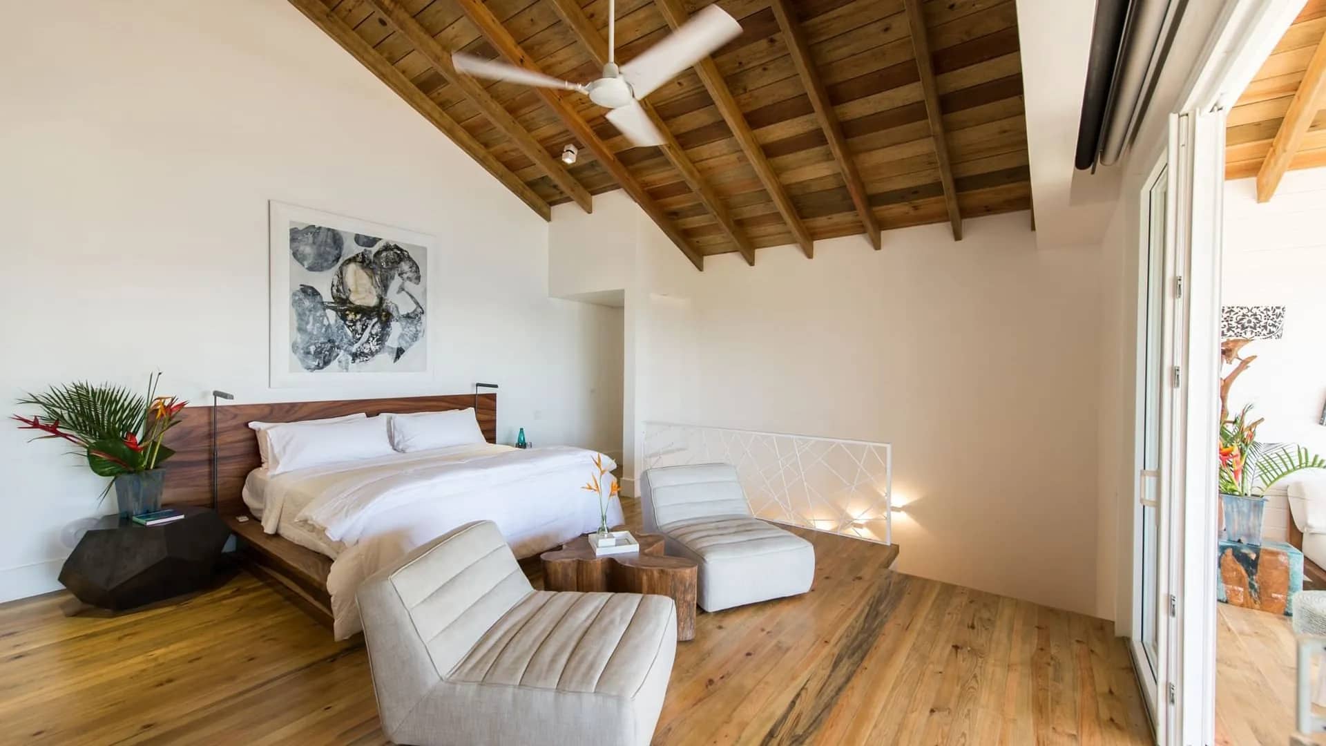 Master Suite Ocean View With A King Sized Bed - image Master Suite Ocean View With A King Sized Bed - image