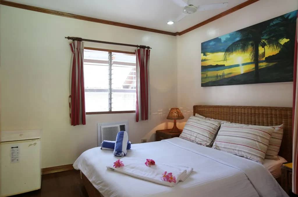 Poolside Deluxe - image Poolside Deluxe - image