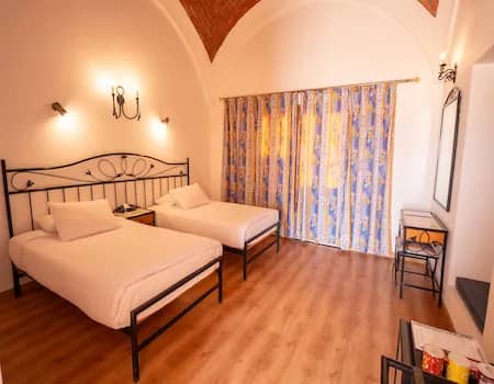 Seafront Deluxe Chalet - image Seafront Deluxe Chalet - image