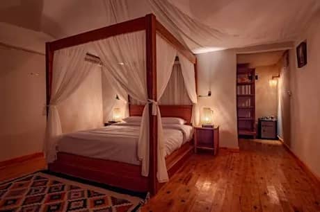 Superior Tent - image Superior Tent - image