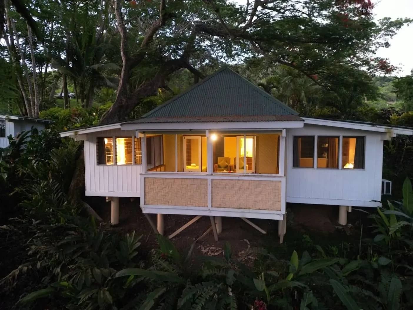 2 Bedroom Garden Bure - image 2 Bedroom Garden Bure - image