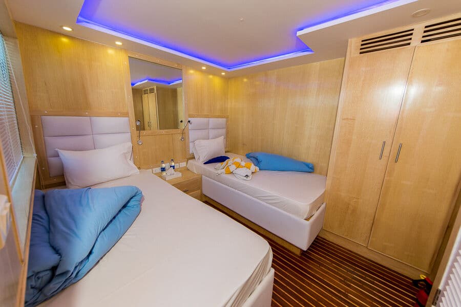 Twin Sea View Upper Deck - image Twin Sea View Upper Deck - image