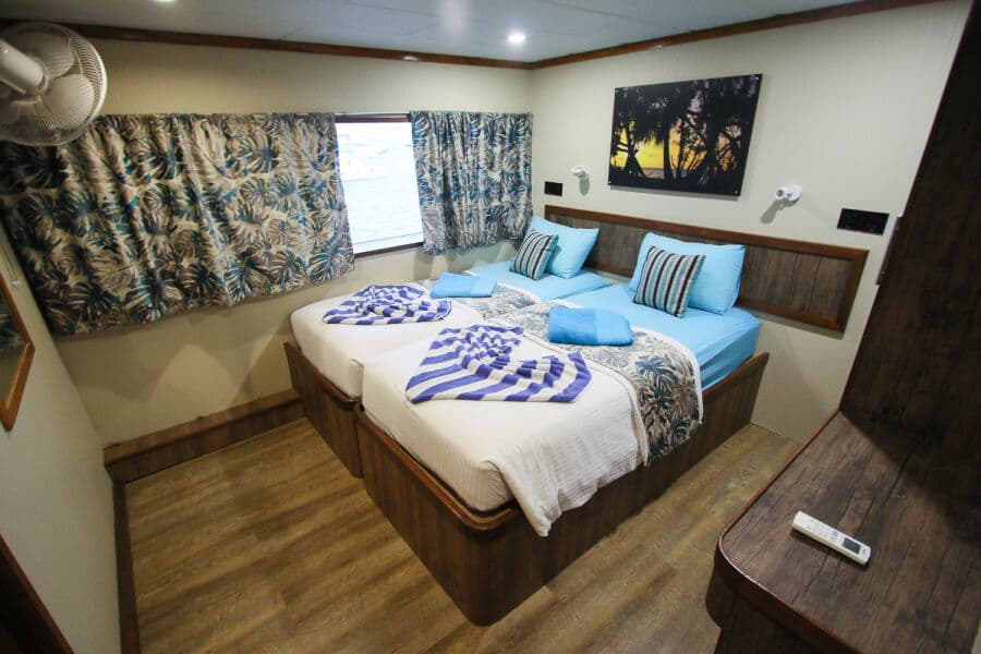 Twin Upper Deck - image Twin Upper Deck - image