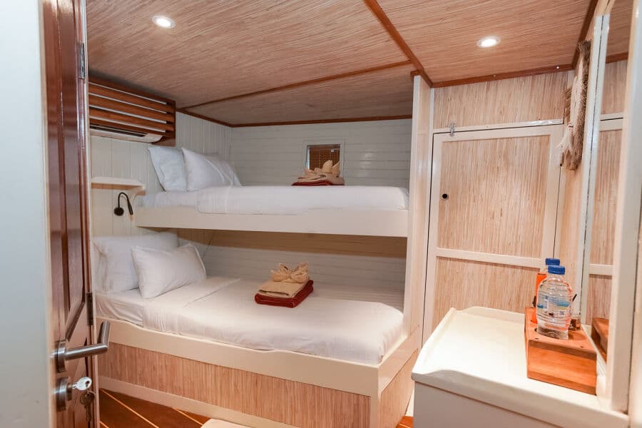 Twin Lower Deck - image Twin Lower Deck - image