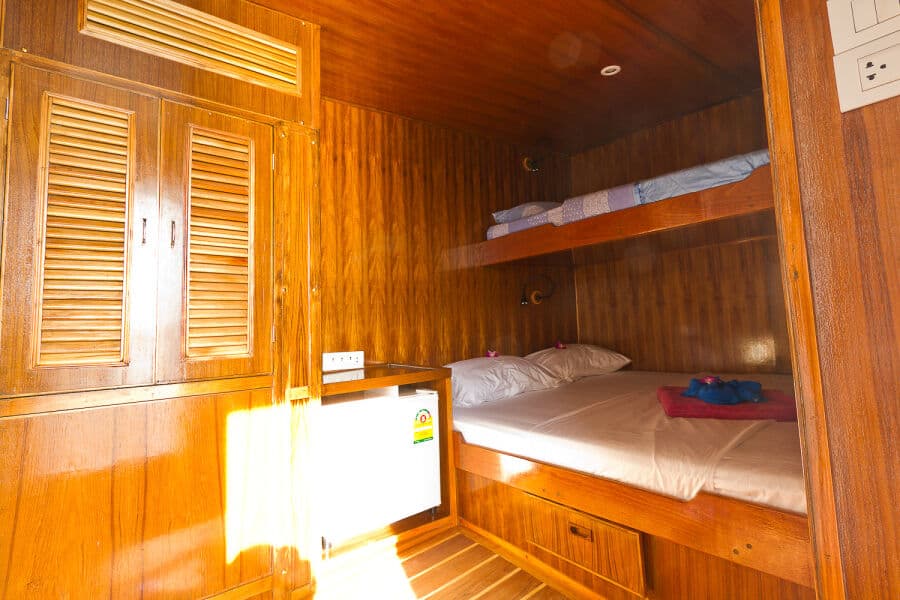 Deluxe Lower Deck - image Deluxe Lower Deck - image