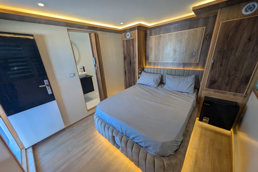 Double Upper Deck - image Double Upper Deck - image