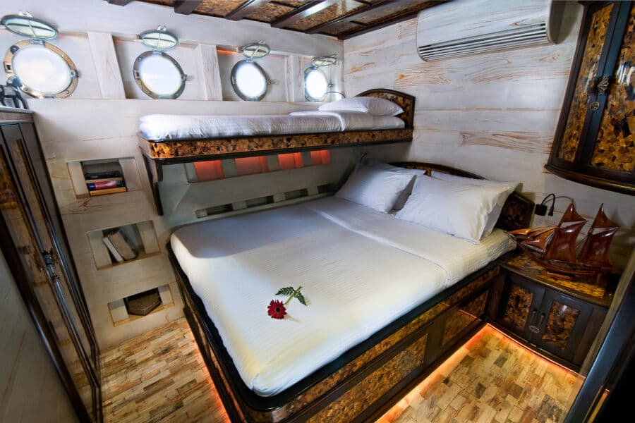 Deluxe Brigitte Lower Deck - image Deluxe Brigitte Lower Deck - image