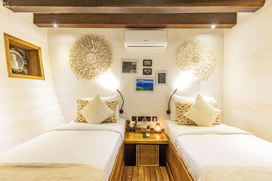 Standard Twin Lower Deck - image Standard Twin Lower Deck - image