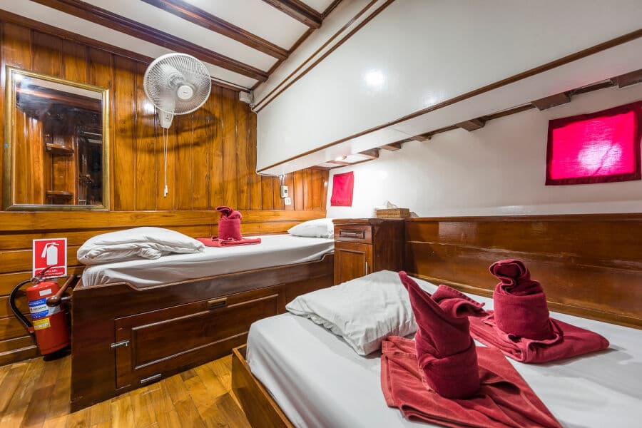 Classic Twin/Double (Cabins 4 & 5) Lower Deck - image Classic Twin/Double (Cabins 4 & 5) Lower Deck - image