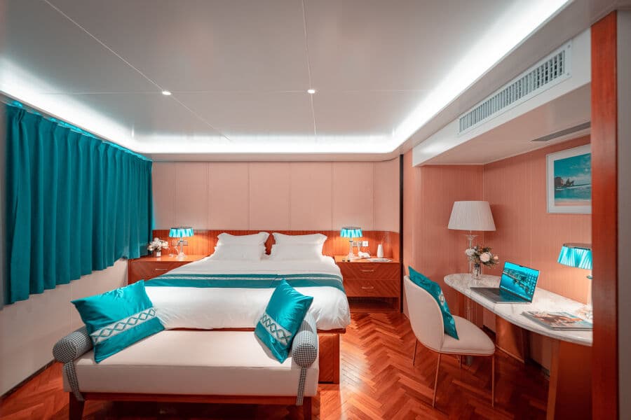 Master Suite Main Deck - image Master Suite Main Deck - image